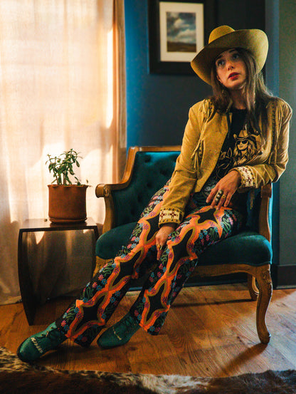 Snake in the Bed Flares in Black